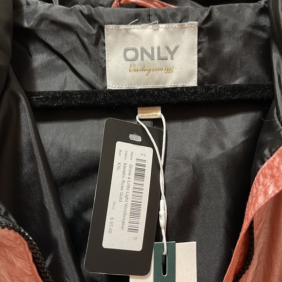 Metallic Rose gold Windbreaker - Picture 5 of 6